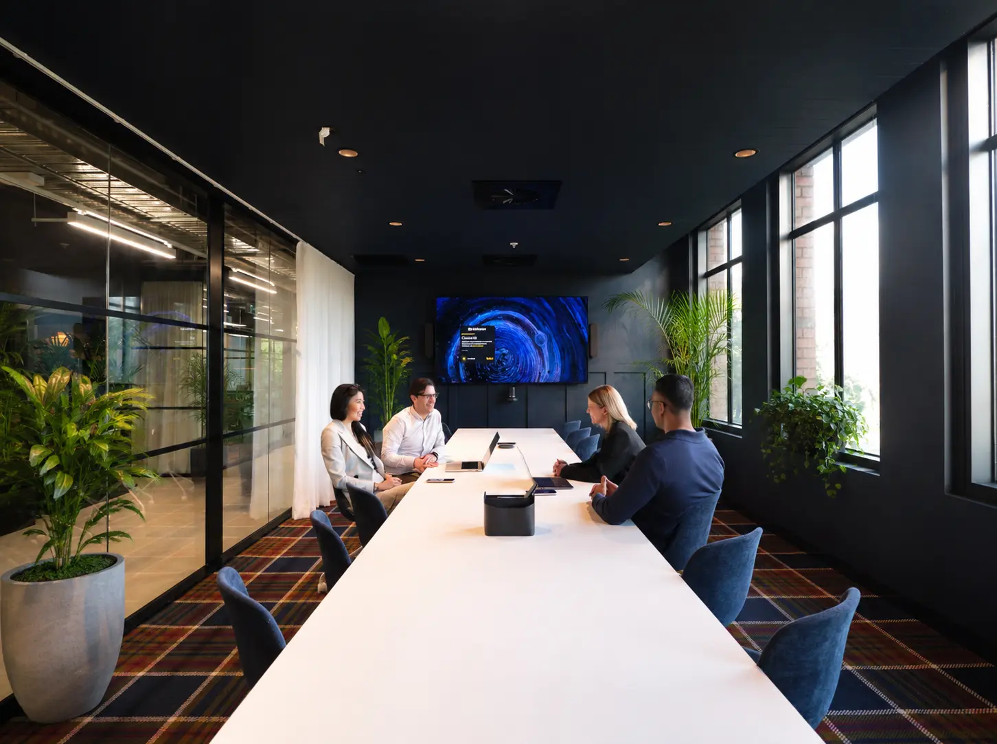 Private Offices With Meeting Rooms for Small Firms